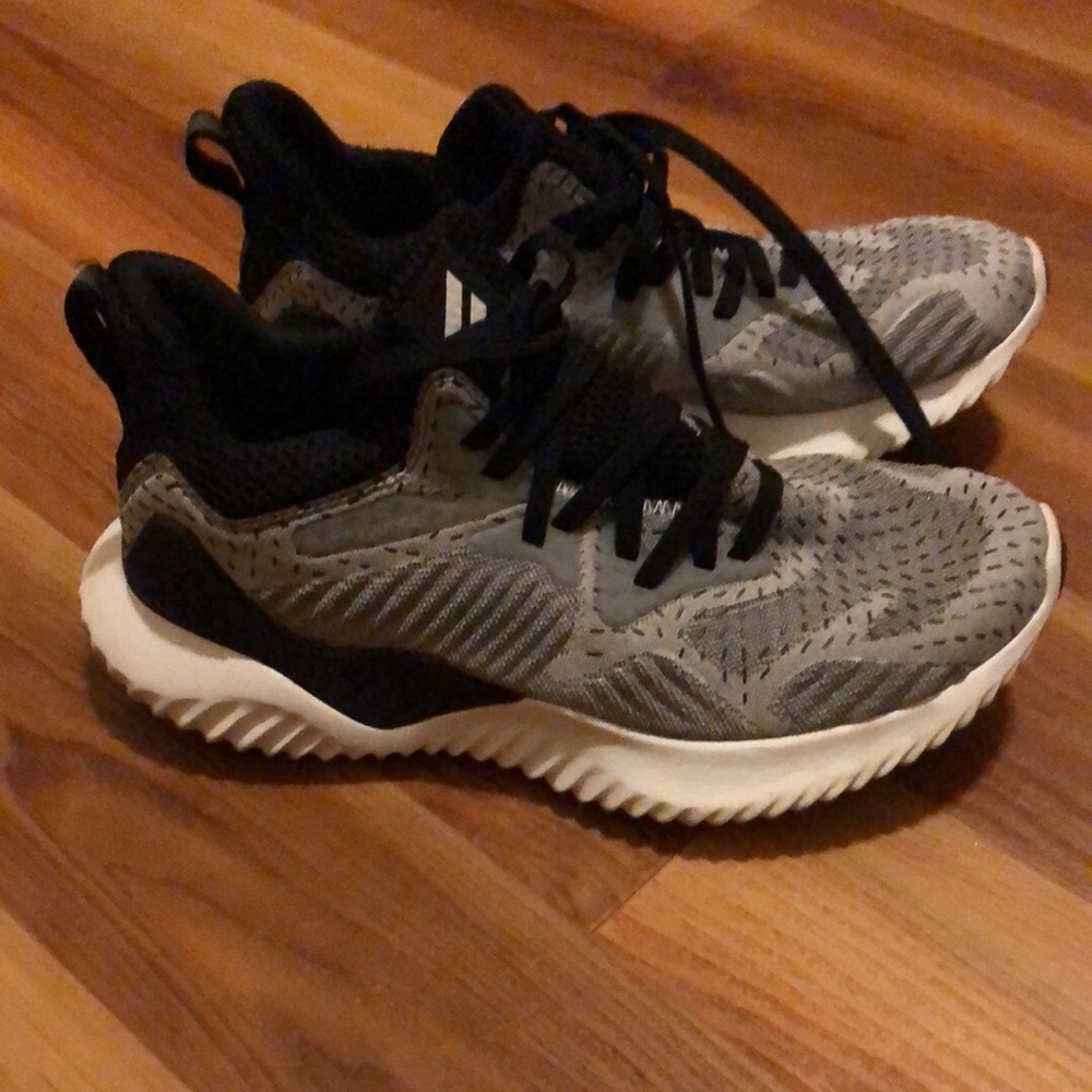 Adidas Sneakers